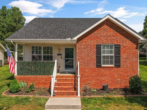 1709 Watauga St , Sevierville, TN 37876