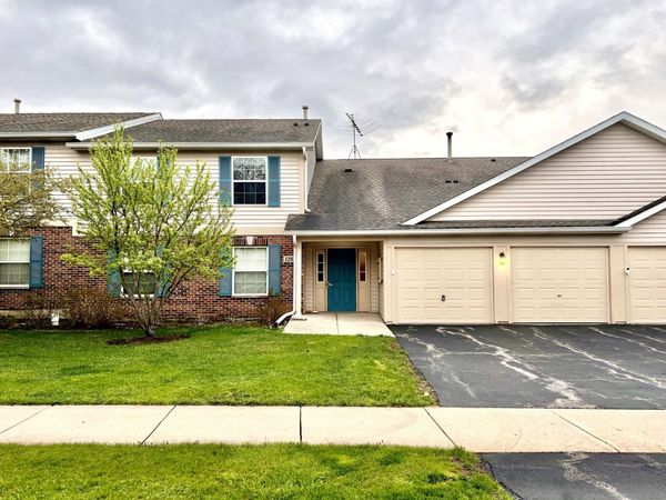 1288 N Red Oak Circle , Unit 3, Round Lake Beach, IL 60073