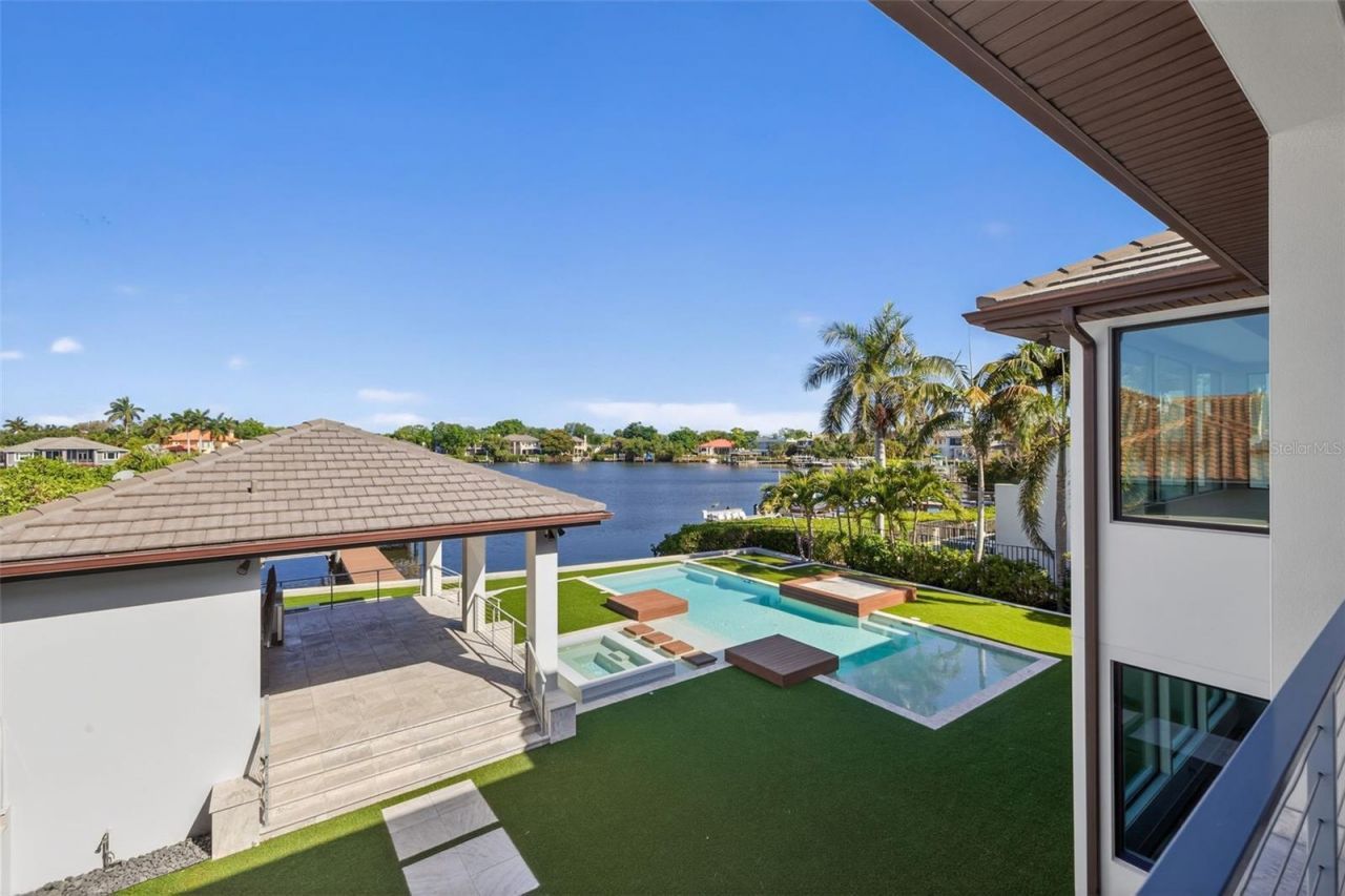 460 Coffee Pot Riviera Ne, Saint Petersburg, FL 33704 Photo