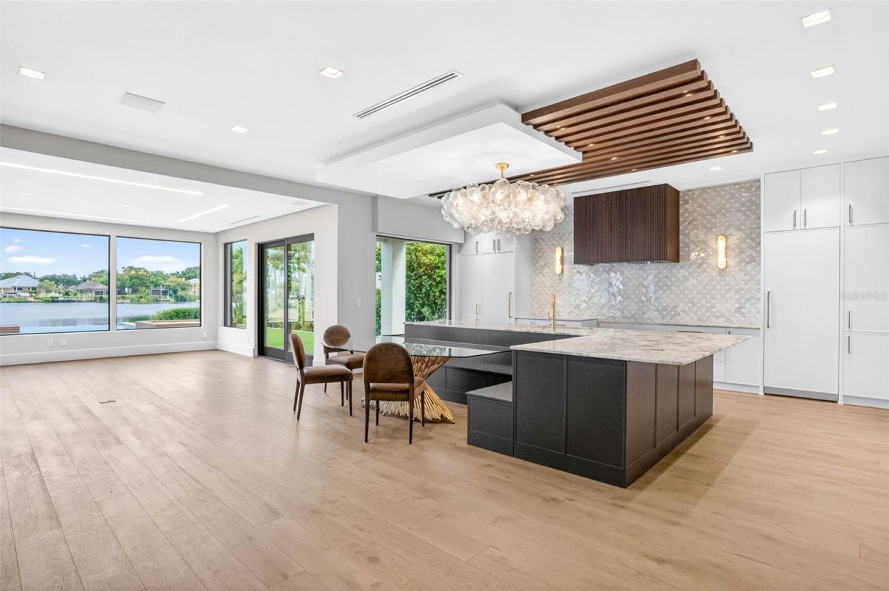 460 Coffee Pot Riviera Ne, Saint Petersburg, FL 33704 Photo