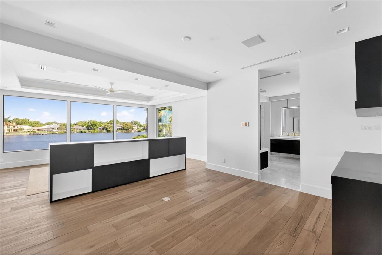 460 Coffee Pot Riviera Ne, Saint Petersburg, FL 33704 Photo