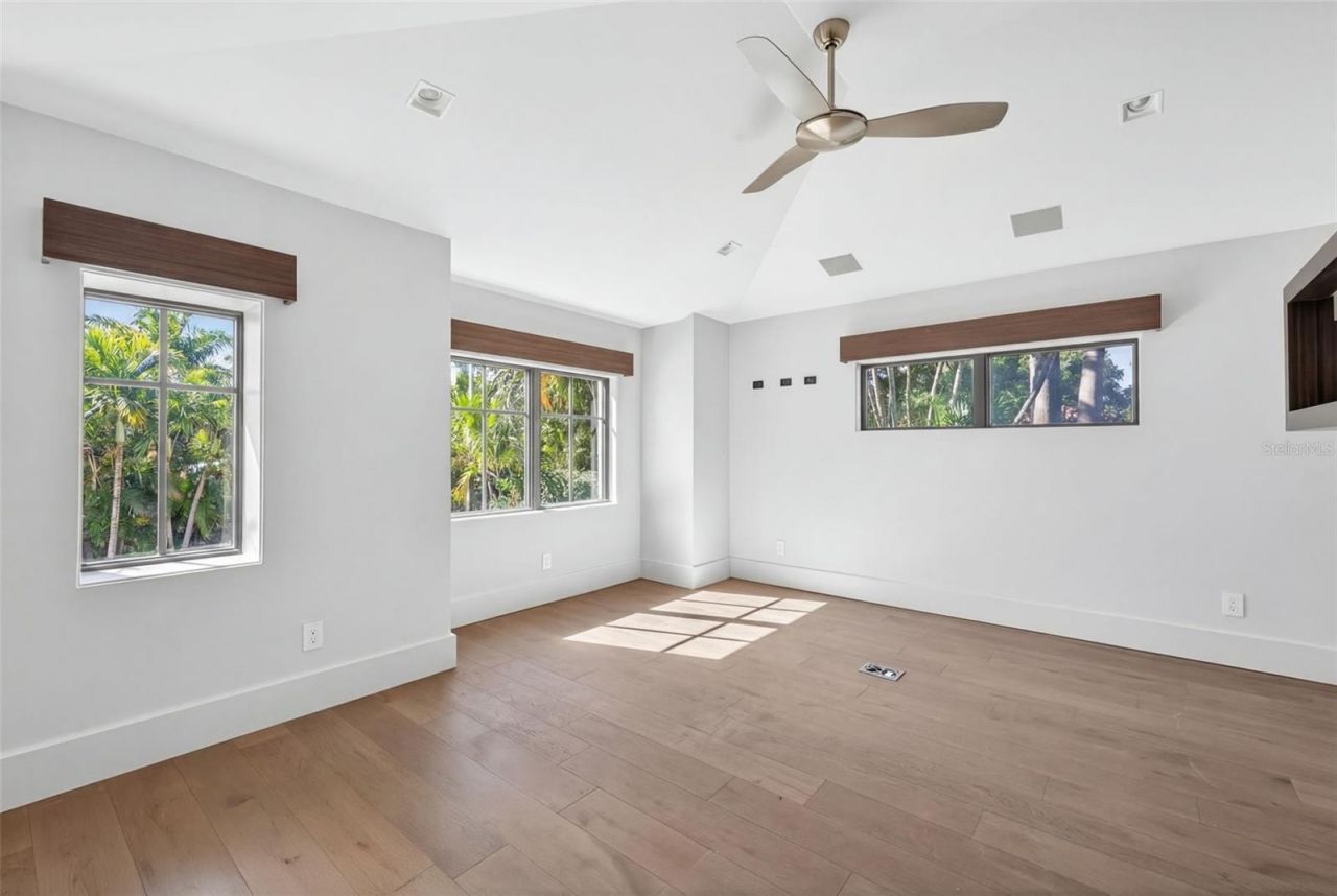 460 Coffee Pot Riviera Ne, Saint Petersburg, FL 33704 Photo