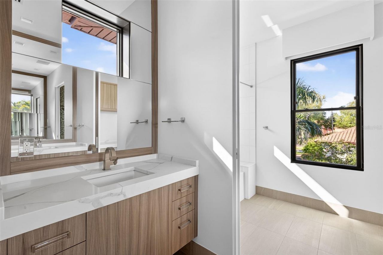 460 Coffee Pot Riviera Ne, Saint Petersburg, FL 33704 Photo