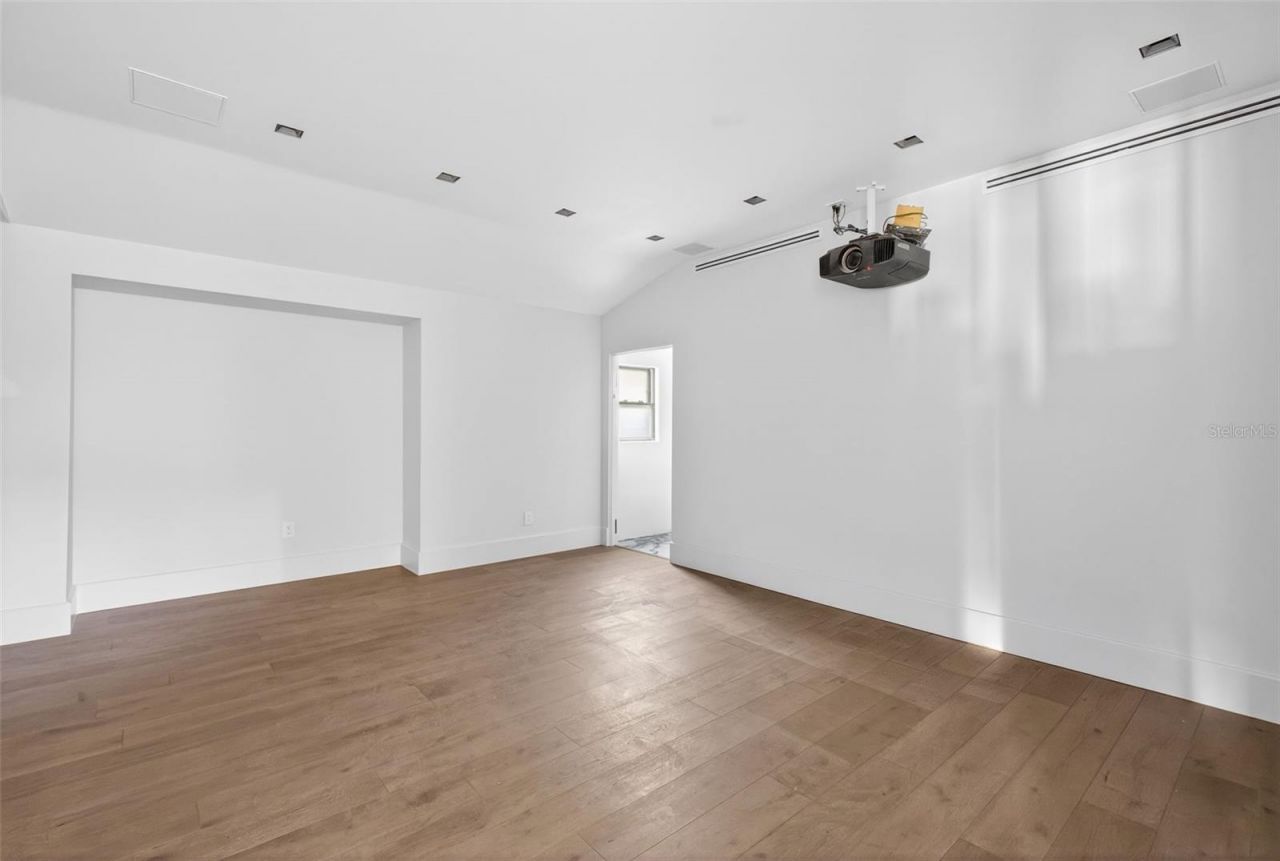 460 Coffee Pot Riviera Ne, Saint Petersburg, FL 33704 Photo