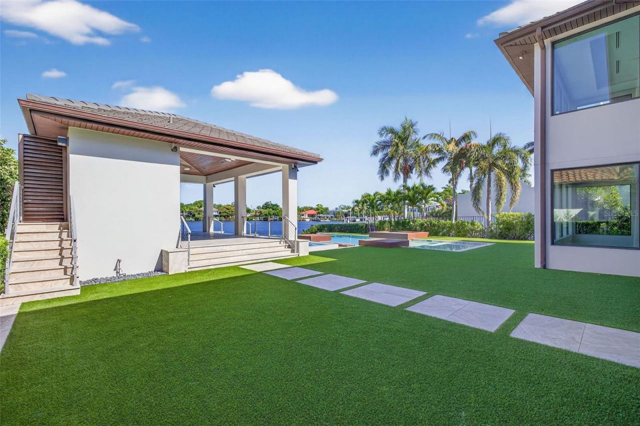 460 Coffee Pot Riviera Ne, Saint Petersburg, FL 33704 Photo