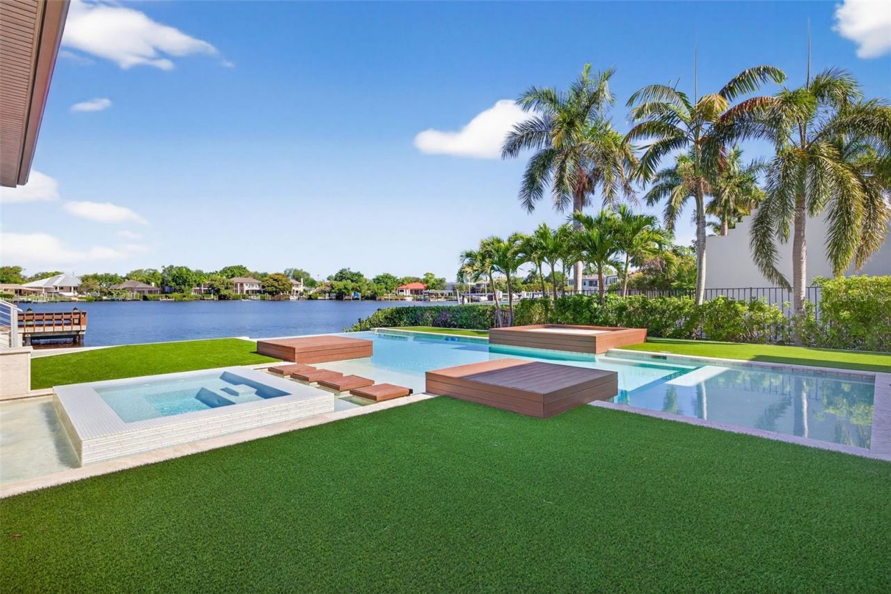 460 Coffee Pot Riviera Ne, Saint Petersburg, FL 33704 Photo