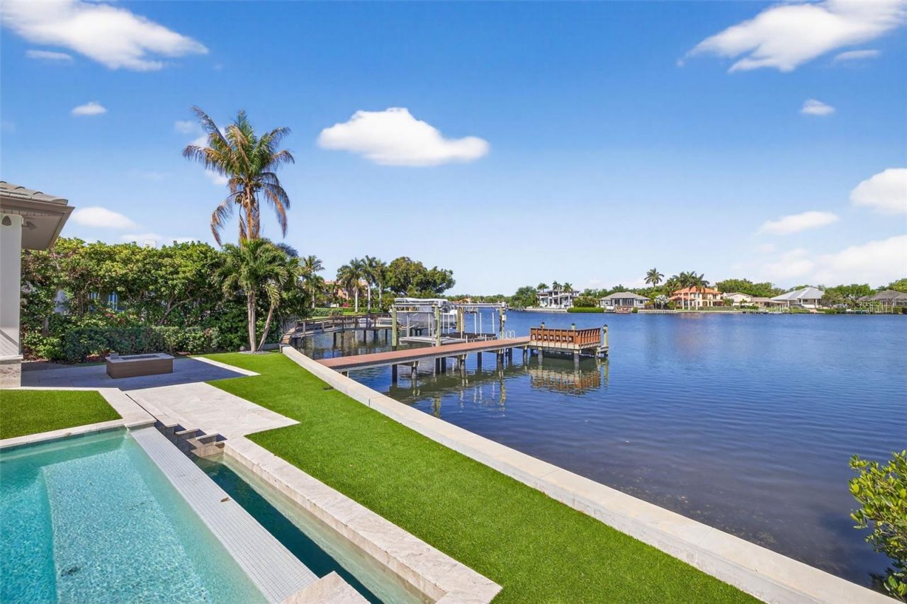 460 Coffee Pot Riviera Ne, Saint Petersburg, FL 33704 Photo