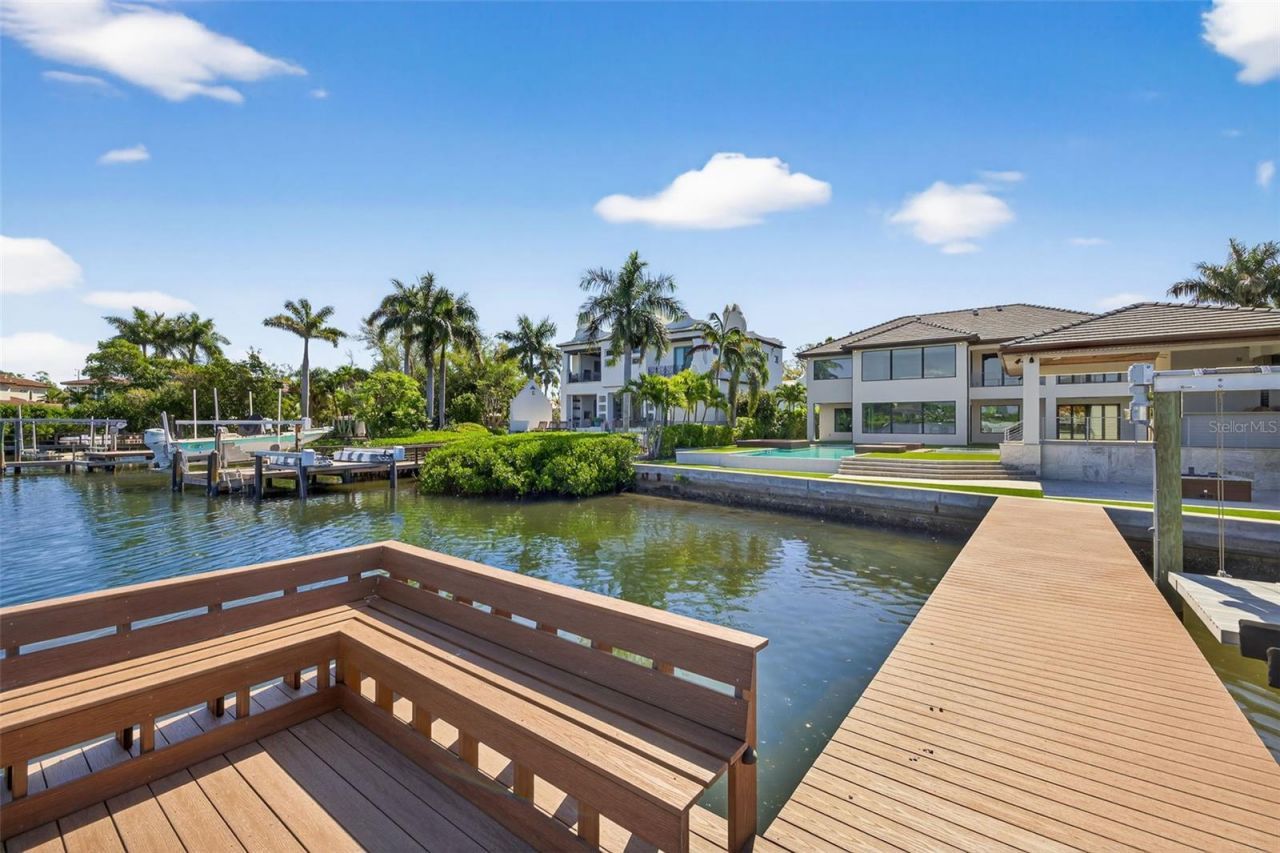 460 Coffee Pot Riviera Ne, Saint Petersburg, FL 33704 Photo