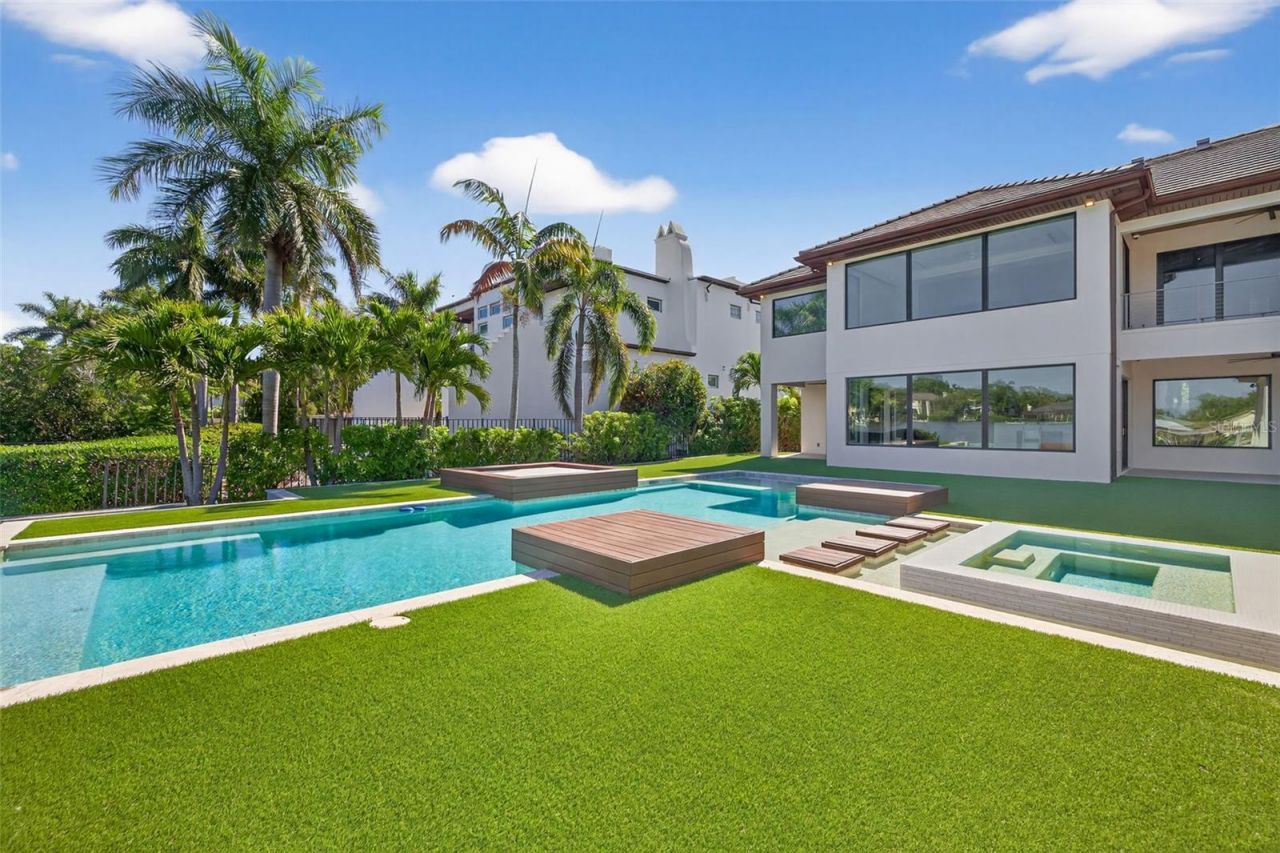 460 Coffee Pot Riviera Ne, Saint Petersburg, FL 33704 Photo