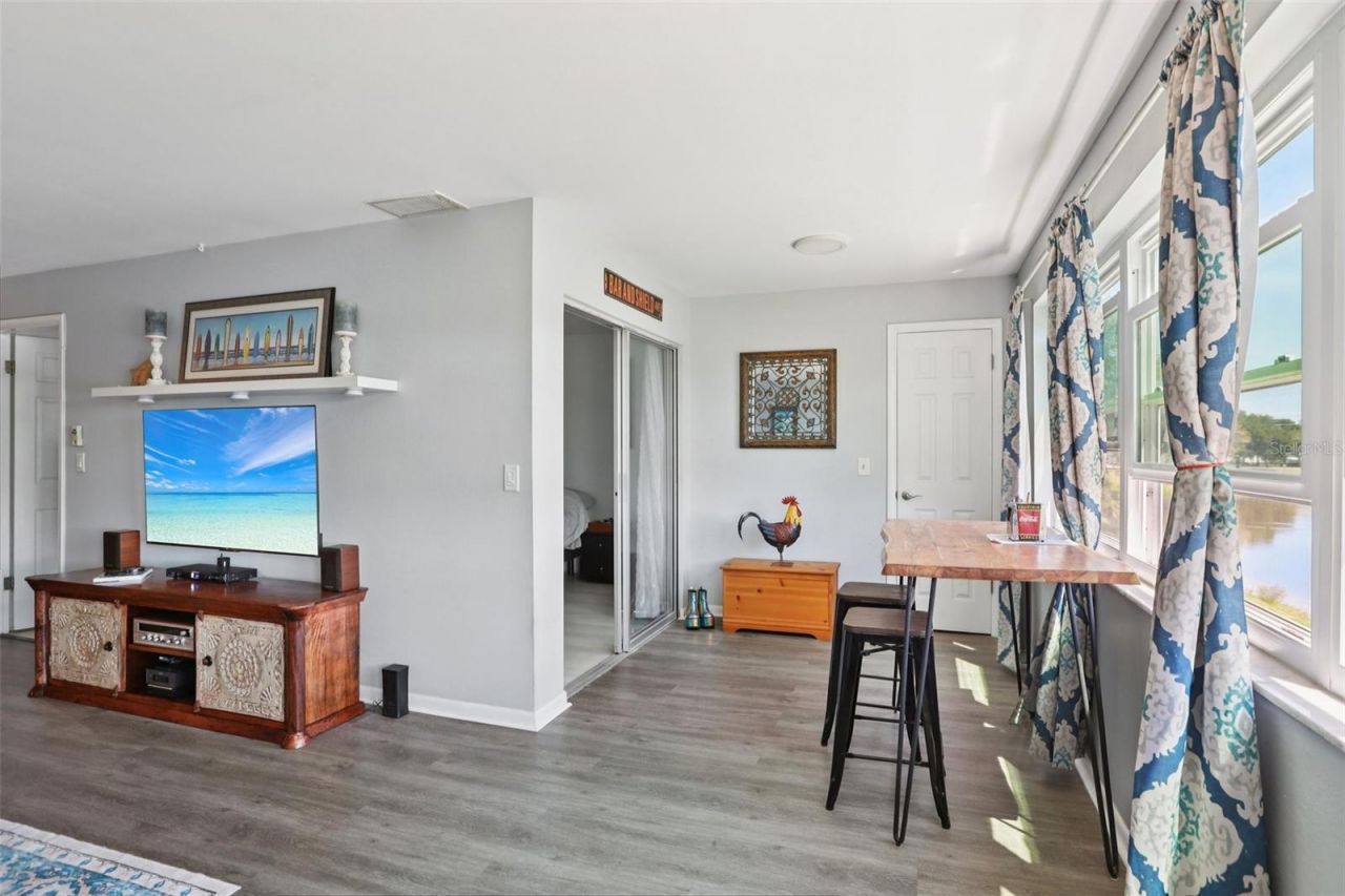 3850 13th Avenue N, Unit 210, Saint Petersburg, FL 33713 Photo