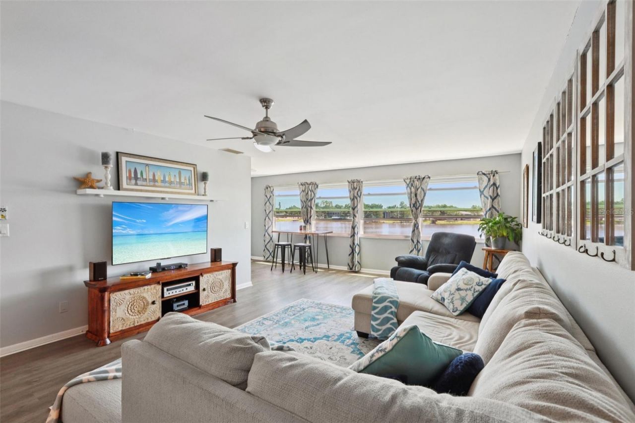 3850 13th Avenue N, Unit 210, Saint Petersburg, FL 33713 Photo