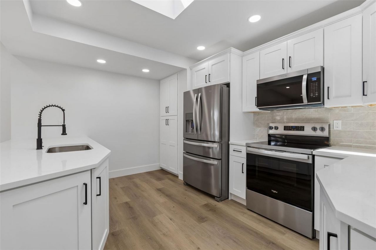 4790 Shore Acres Boulevard Ne, Saint Petersburg, FL 33703 Photo