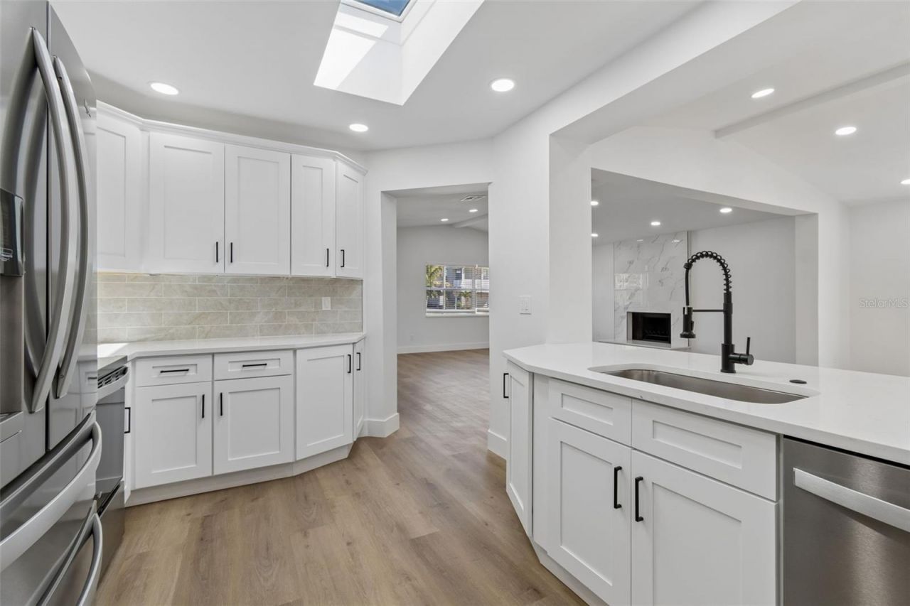 4790 Shore Acres Boulevard Ne, Saint Petersburg, FL 33703 Photo