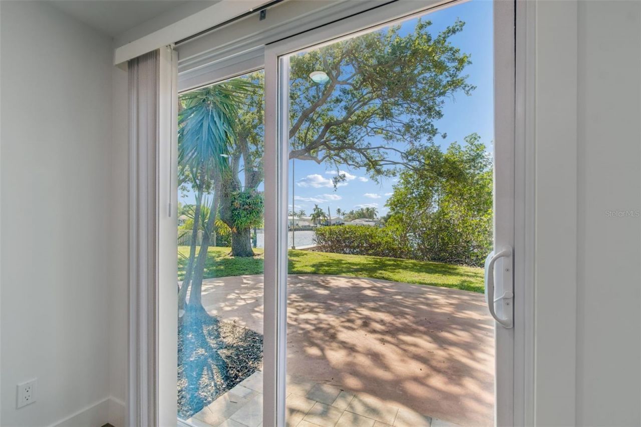 4790 Shore Acres Boulevard Ne, Saint Petersburg, FL 33703 Photo