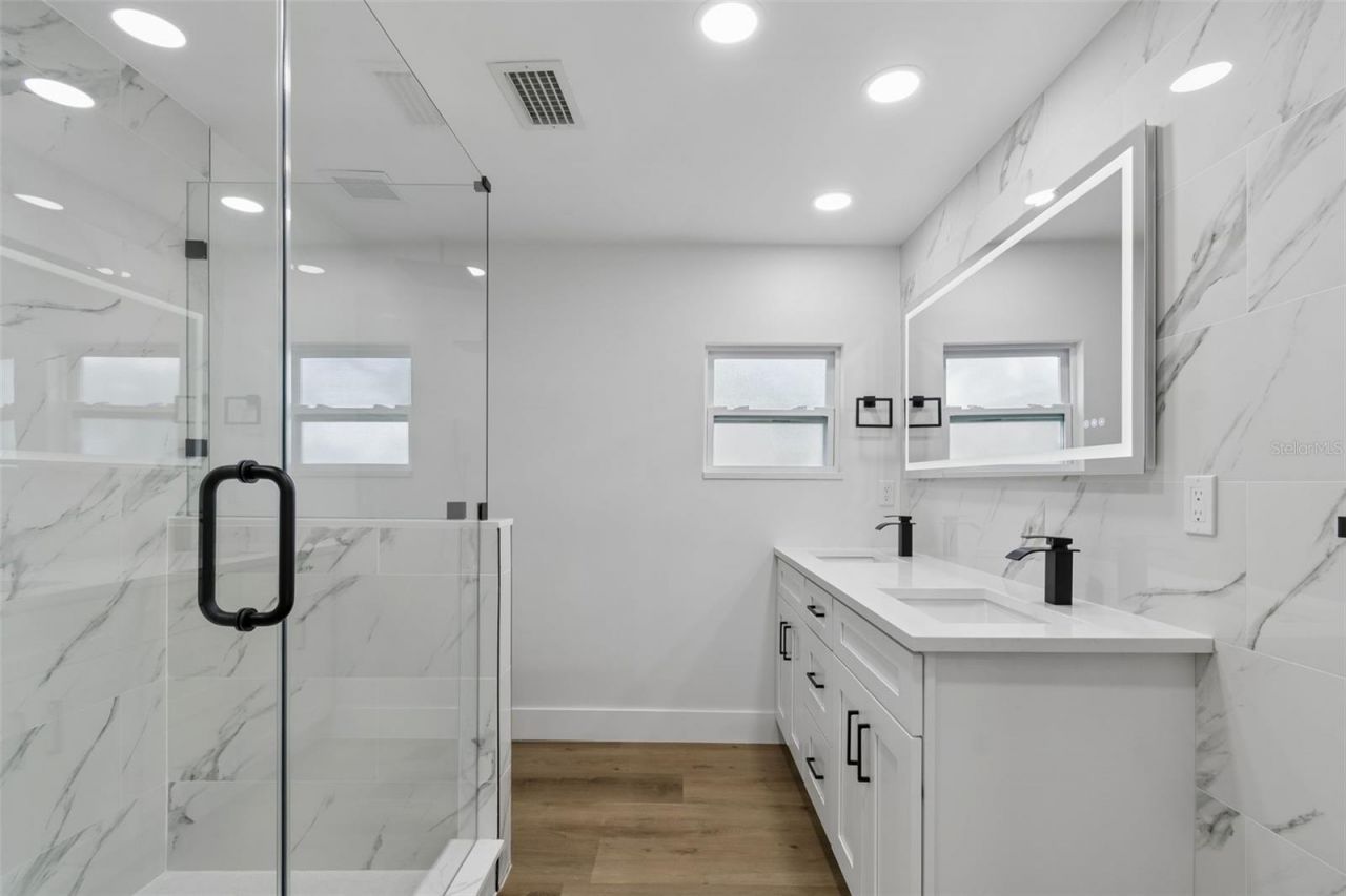 4790 Shore Acres Boulevard Ne, Saint Petersburg, FL 33703 Photo