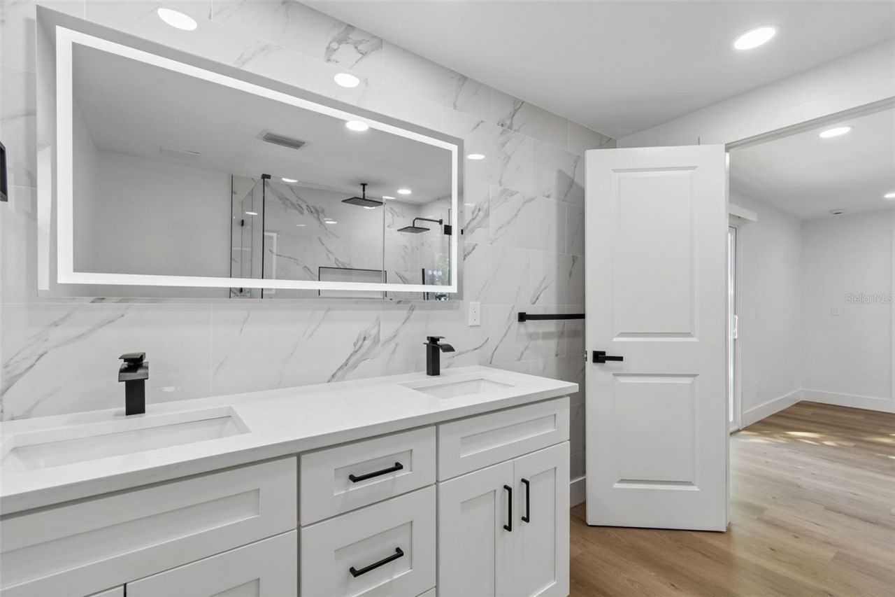 4790 Shore Acres Boulevard Ne, Saint Petersburg, FL 33703 Photo