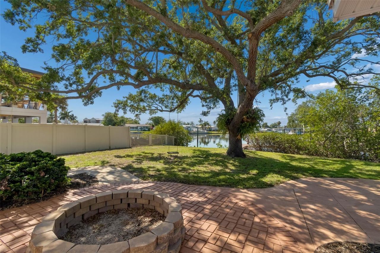 4790 Shore Acres Boulevard Ne, Saint Petersburg, FL 33703 Photo