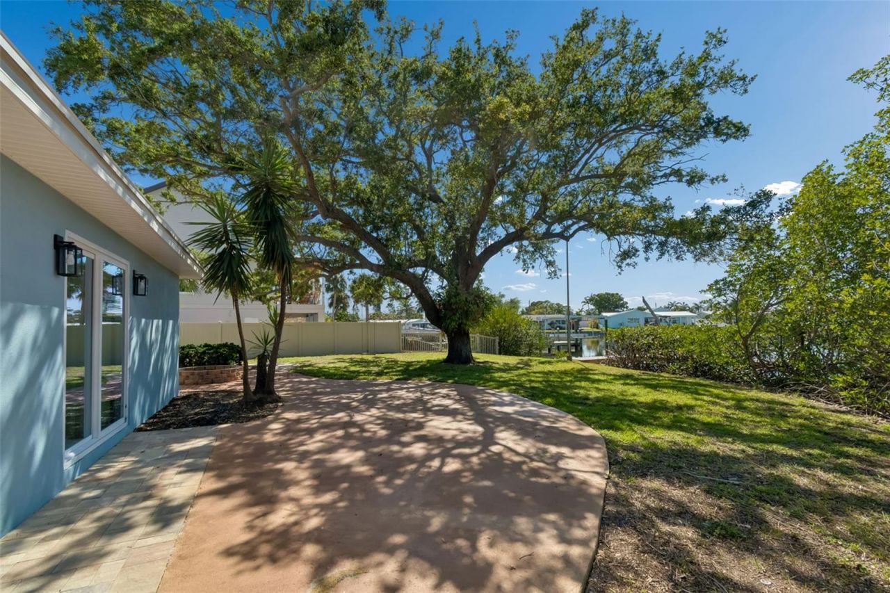 4790 Shore Acres Boulevard Ne, Saint Petersburg, FL 33703 Photo