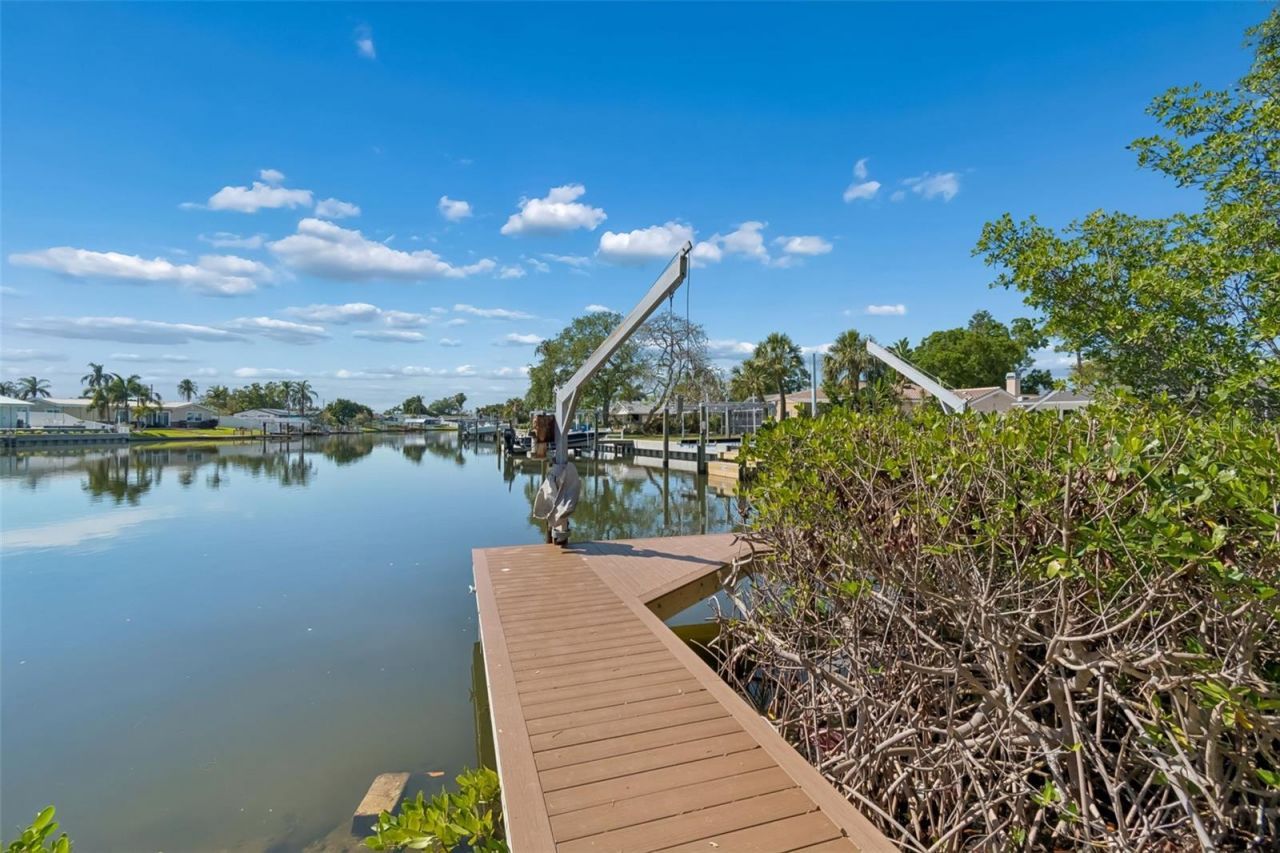 4790 Shore Acres Boulevard Ne, Saint Petersburg, FL 33703 Photo