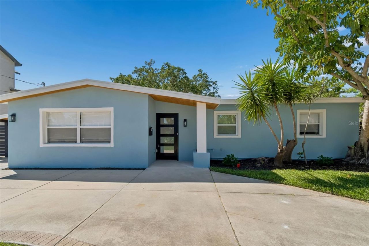 4790 Shore Acres Boulevard Ne, Saint Petersburg, FL 33703 Photo