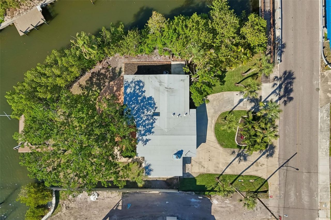 4790 Shore Acres Boulevard Ne, Saint Petersburg, FL 33703 Photo