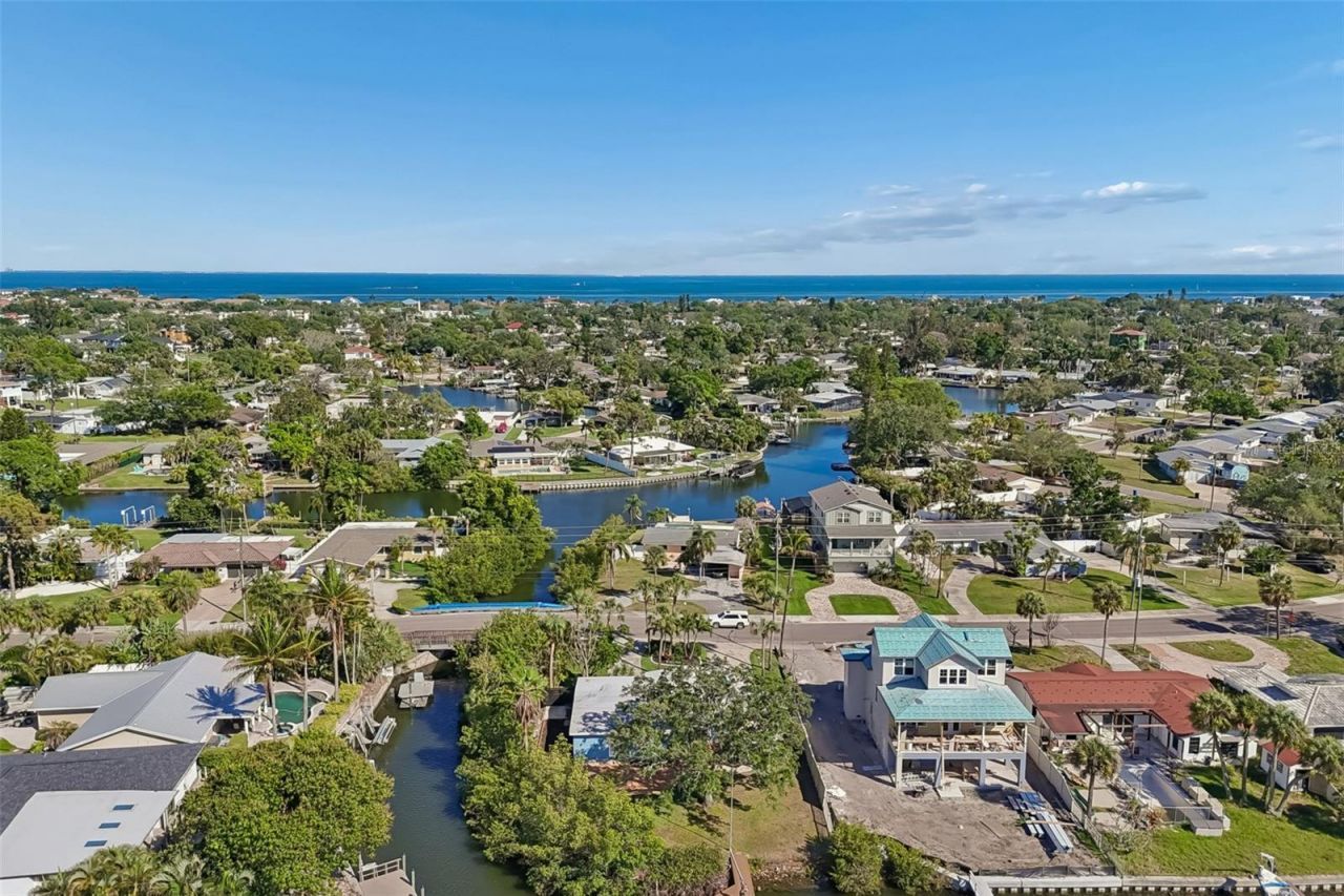 4790 Shore Acres Boulevard Ne, Saint Petersburg, FL 33703 Photo