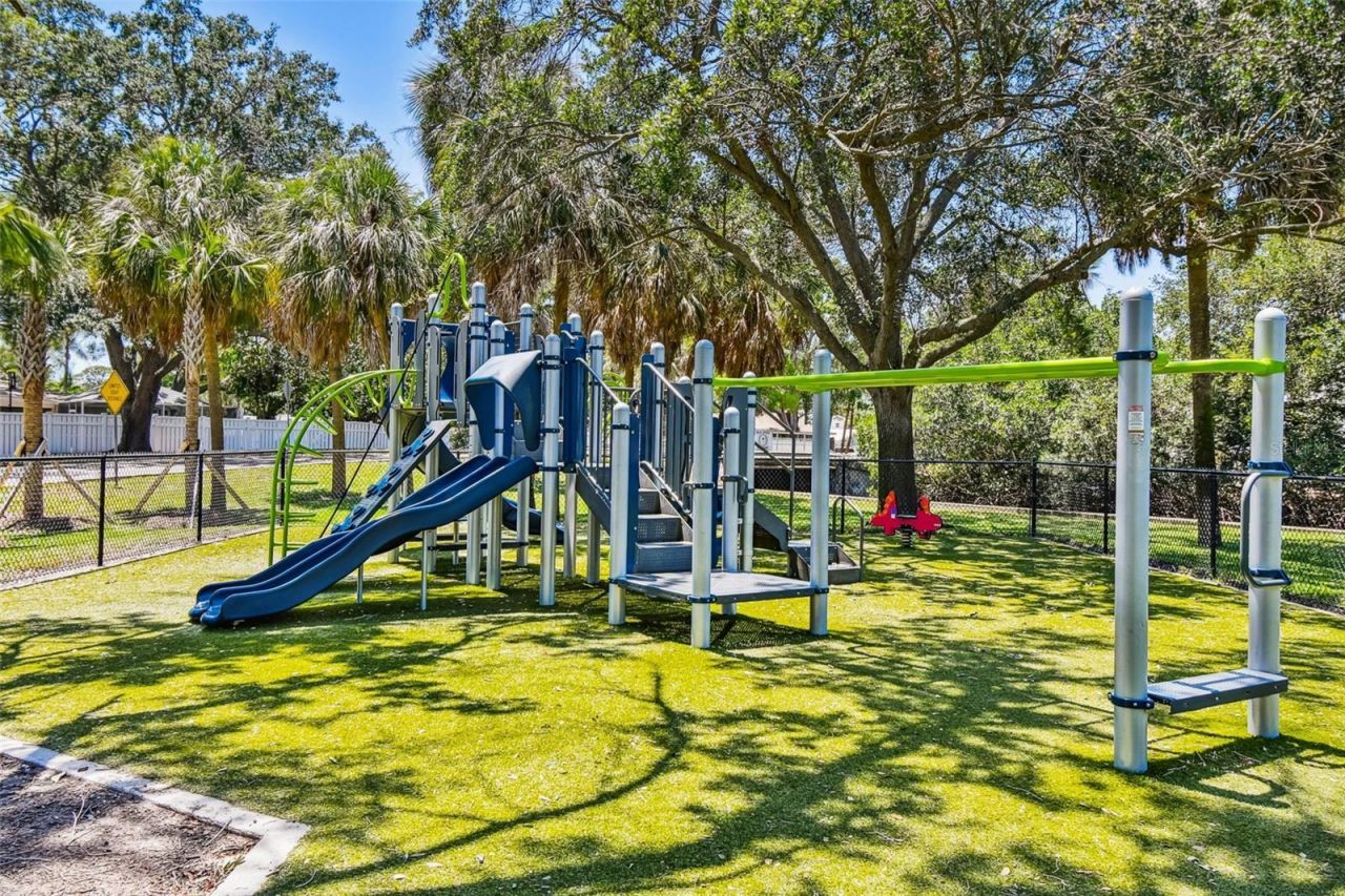 4790 Shore Acres Boulevard Ne, Saint Petersburg, FL 33703 Photo