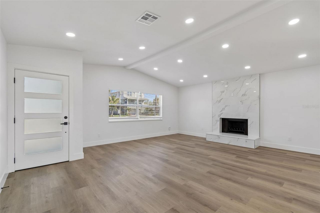 4790 Shore Acres Boulevard Ne, Saint Petersburg, FL 33703 Photo