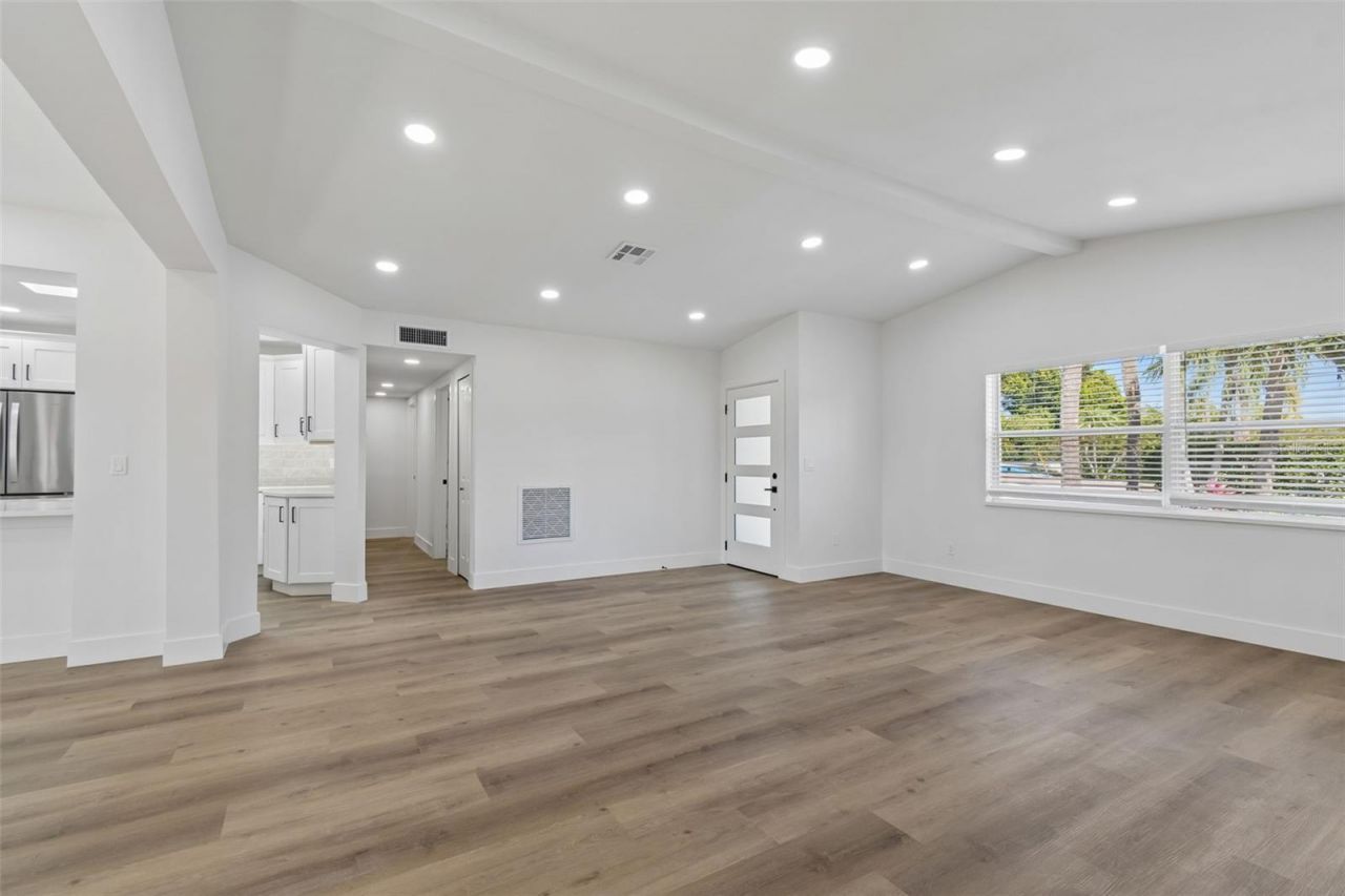 4790 Shore Acres Boulevard Ne, Saint Petersburg, FL 33703 Photo