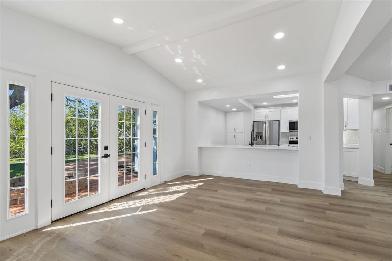 4790 Shore Acres Boulevard Ne, Saint Petersburg, FL 33703 Photo