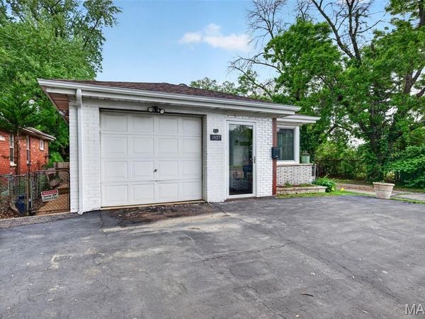 3927 Weber Road , St Louis, MO 63123