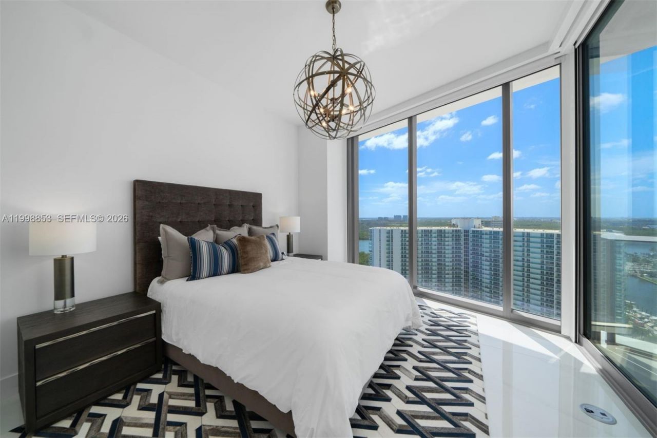 15701 Collins Ave , Unit 2005, Sunny Isles Beach, FL 33160 Photo