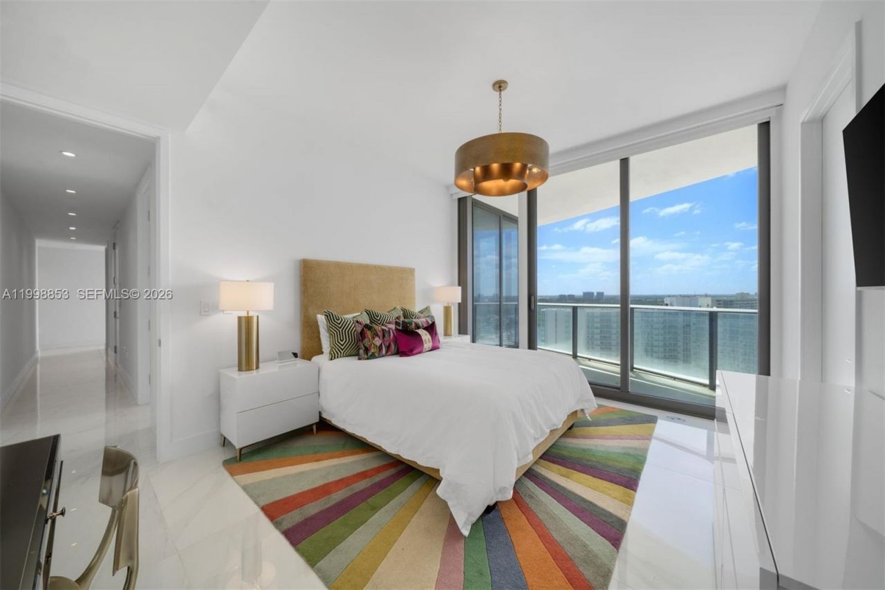 15701 Collins Ave , Unit 2005, Sunny Isles Beach, FL 33160 Photo