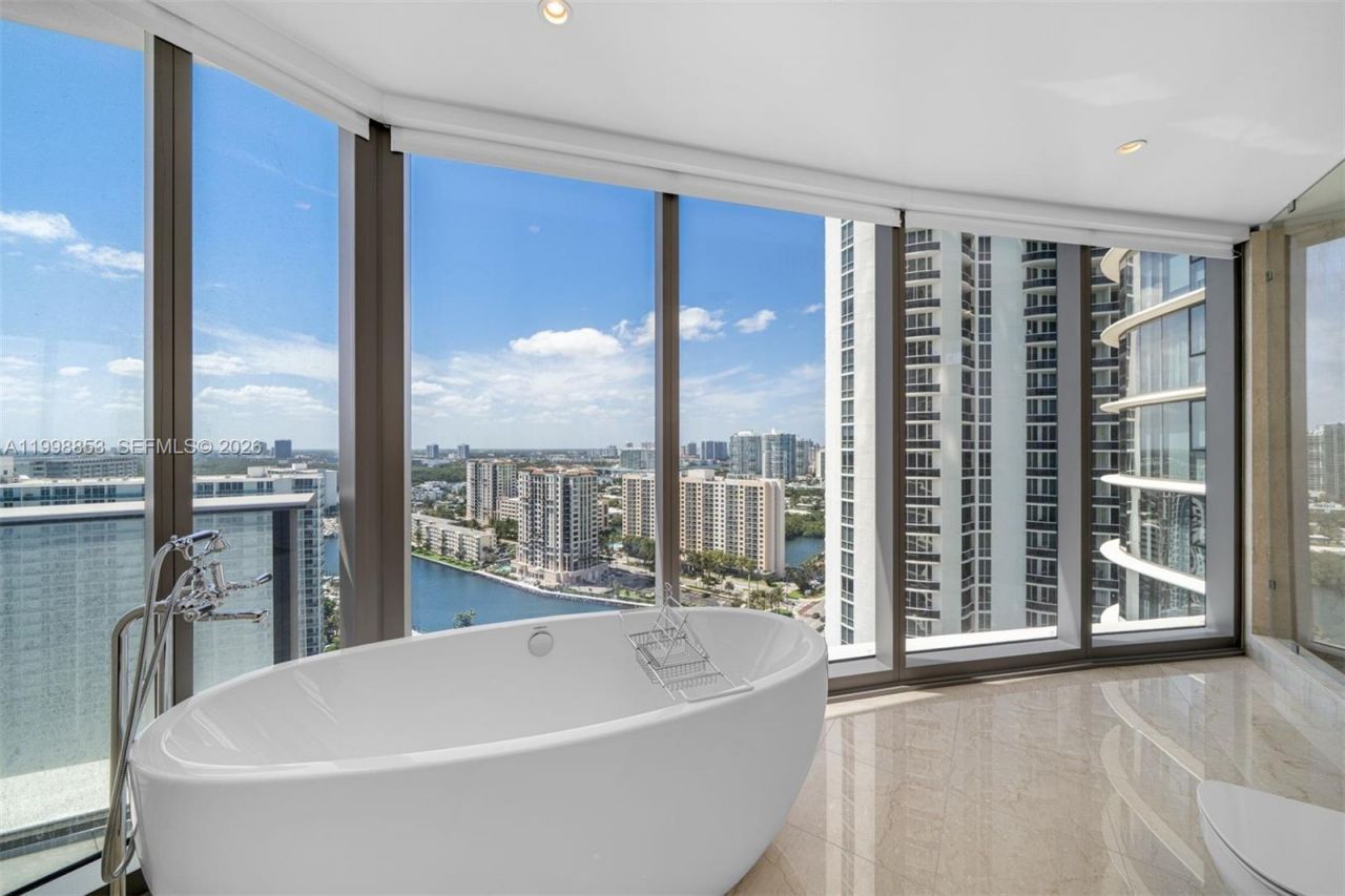 15701 Collins Ave , Unit 2005, Sunny Isles Beach, FL 33160 Photo