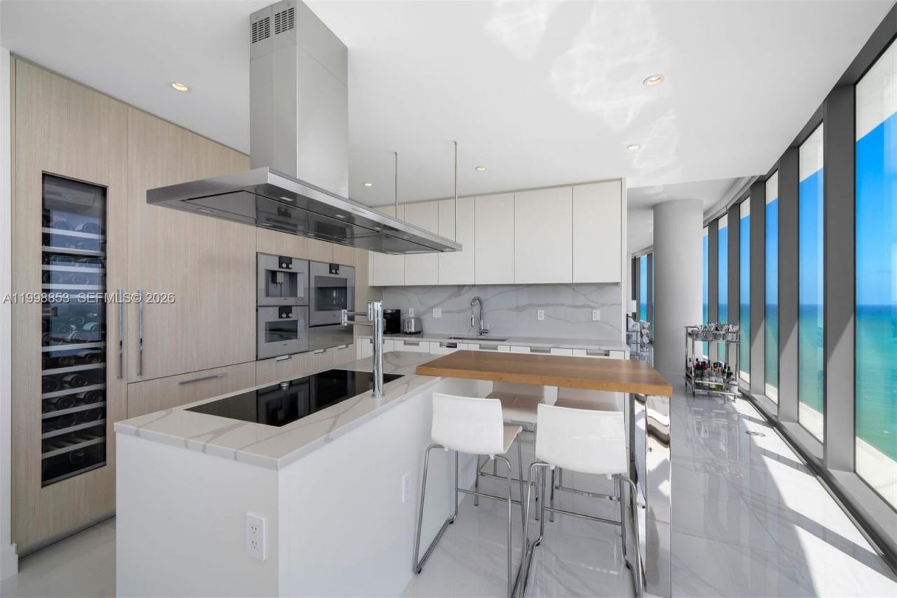 15701 Collins Ave , Unit 2005, Sunny Isles Beach, FL 33160 Photo