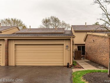 6427 RICHARD Run, West Bloomfield Twp, MI 48322