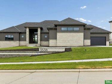 3538 S 210th Avenue, Elkhorn, NE 68022