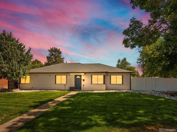 900 Troy Street , Aurora, CO 80011