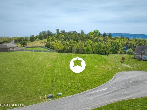 Dougs Lane, Seymour, TN 37865