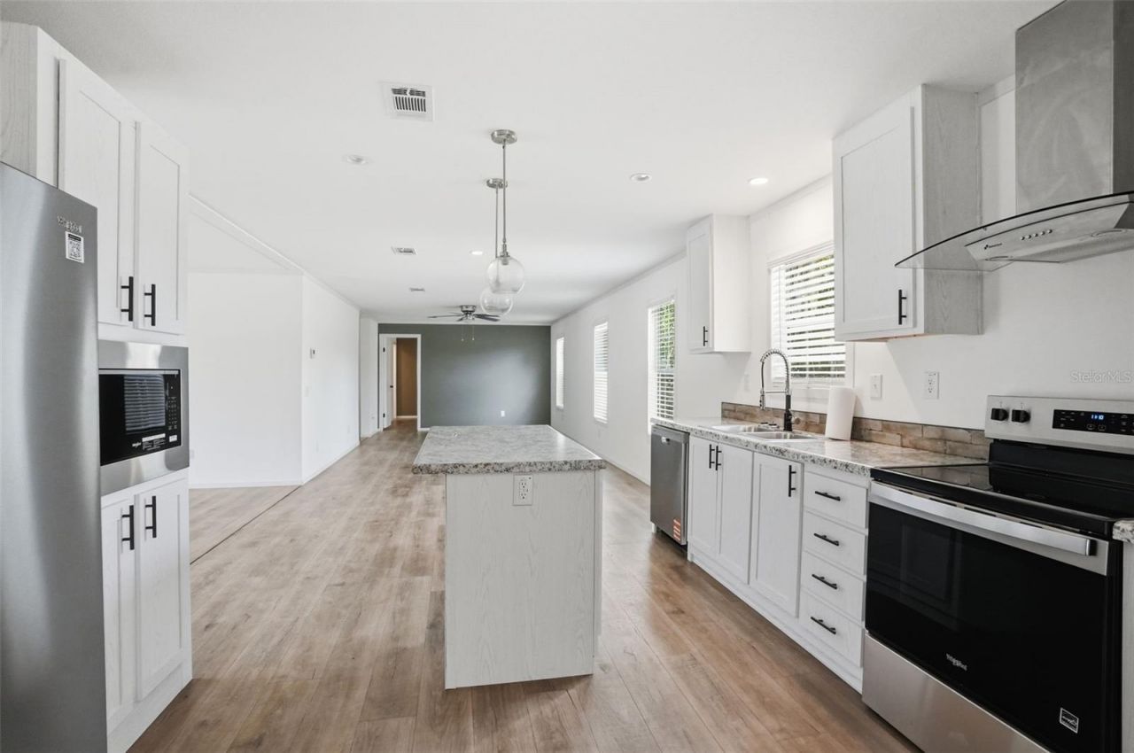 9533 Round Lake Drive, Weeki Wachee, FL 34613 Photo