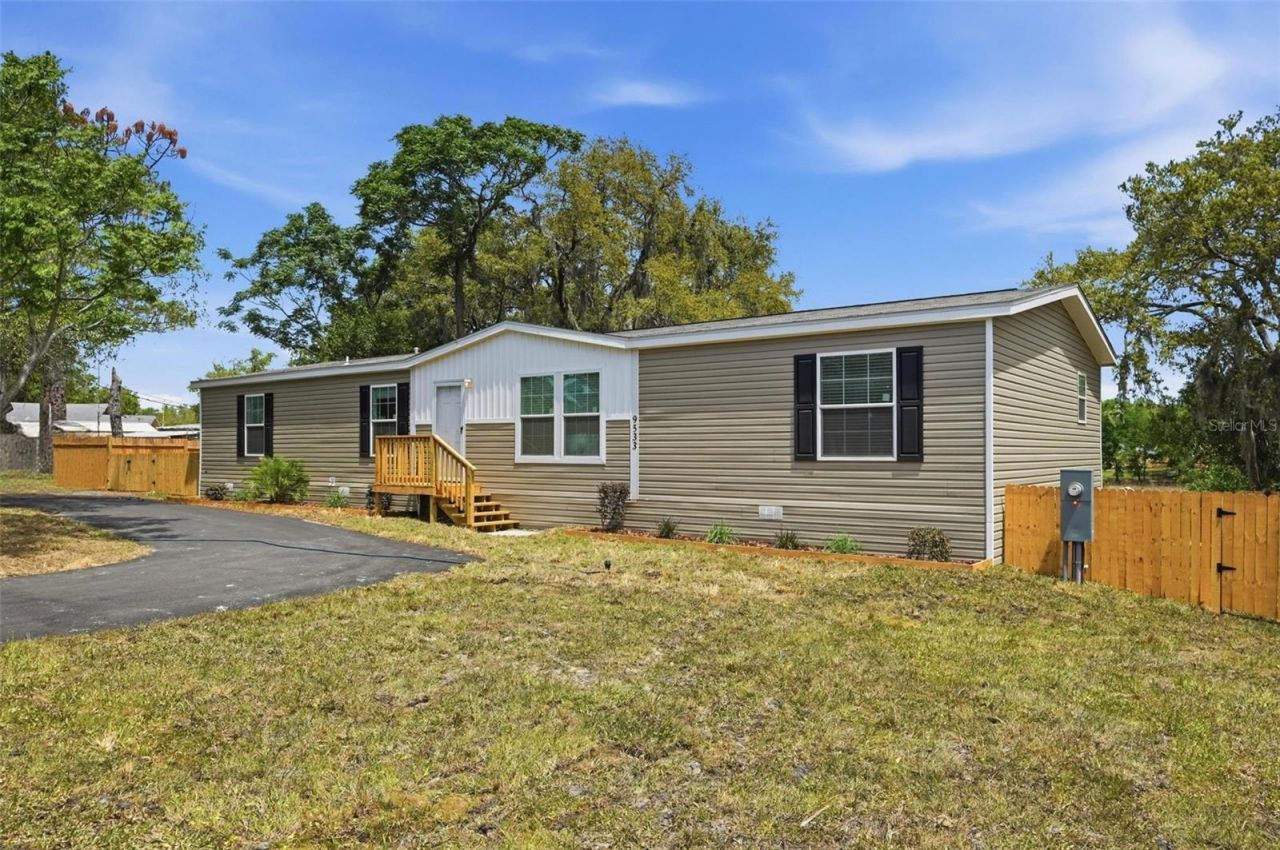 9533 Round Lake Drive, Weeki Wachee, FL 34613 Photo