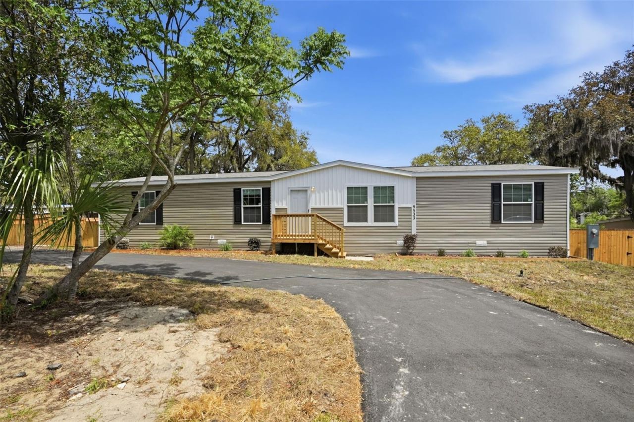 9533 Round Lake Drive, Weeki Wachee, FL 34613 Photo