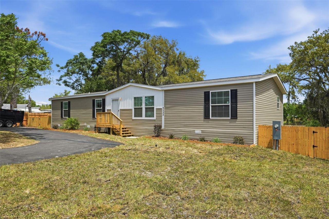 9533 Round Lake Drive, Weeki Wachee, FL 34613 Photo