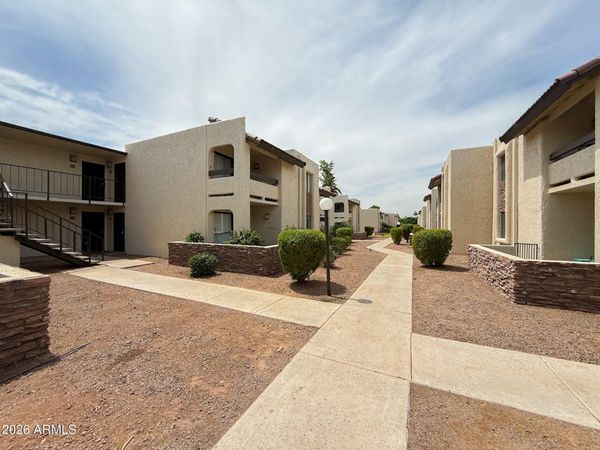3825 E CAMELBACK Road, Unit 215, Phoenix, AZ 85018
