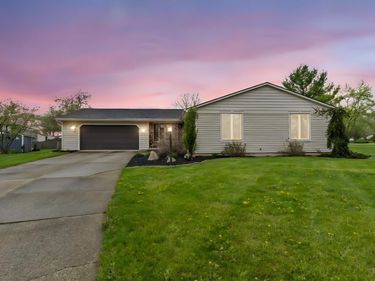 8506 Maple Bluff Court, New Haven, IN 46774