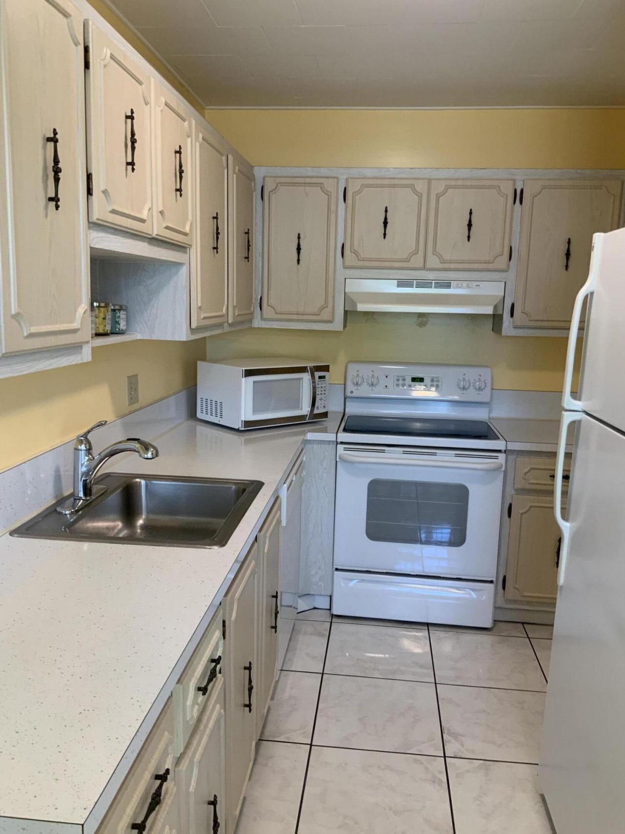 1121 Cactus Terrace, Unit 202, Delray Beach, FL 33445 Photo