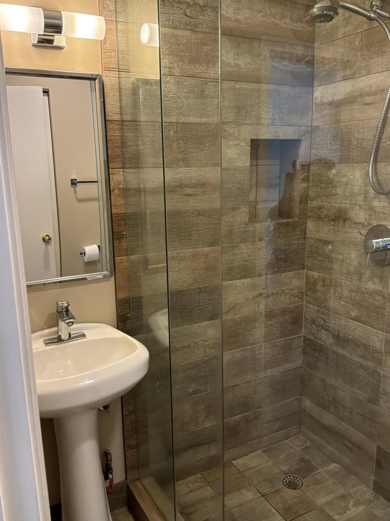 1121 Cactus Terrace, Unit 202, Delray Beach, FL 33445 Photo