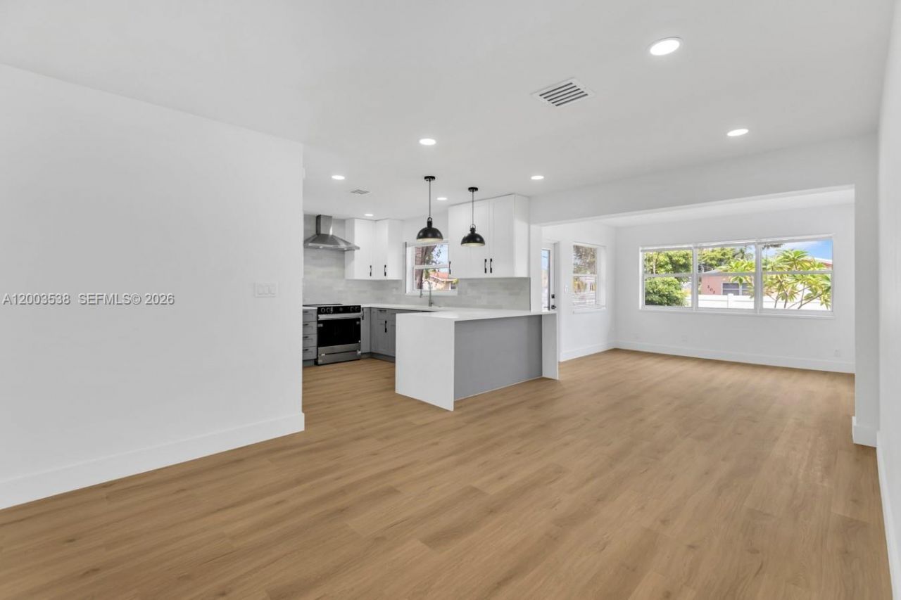 327 SE 2nd Ave, Dania Beach, FL 33004 Photo