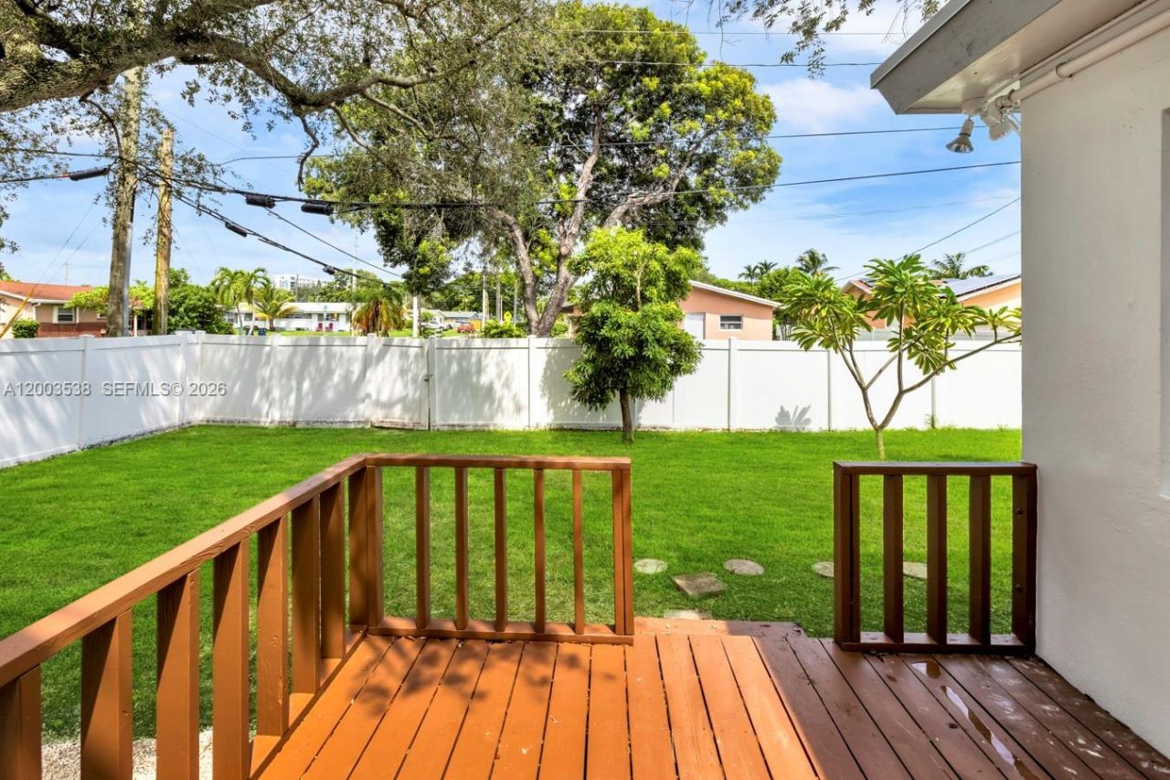 327 SE 2nd Ave, Dania Beach, FL 33004 Photo