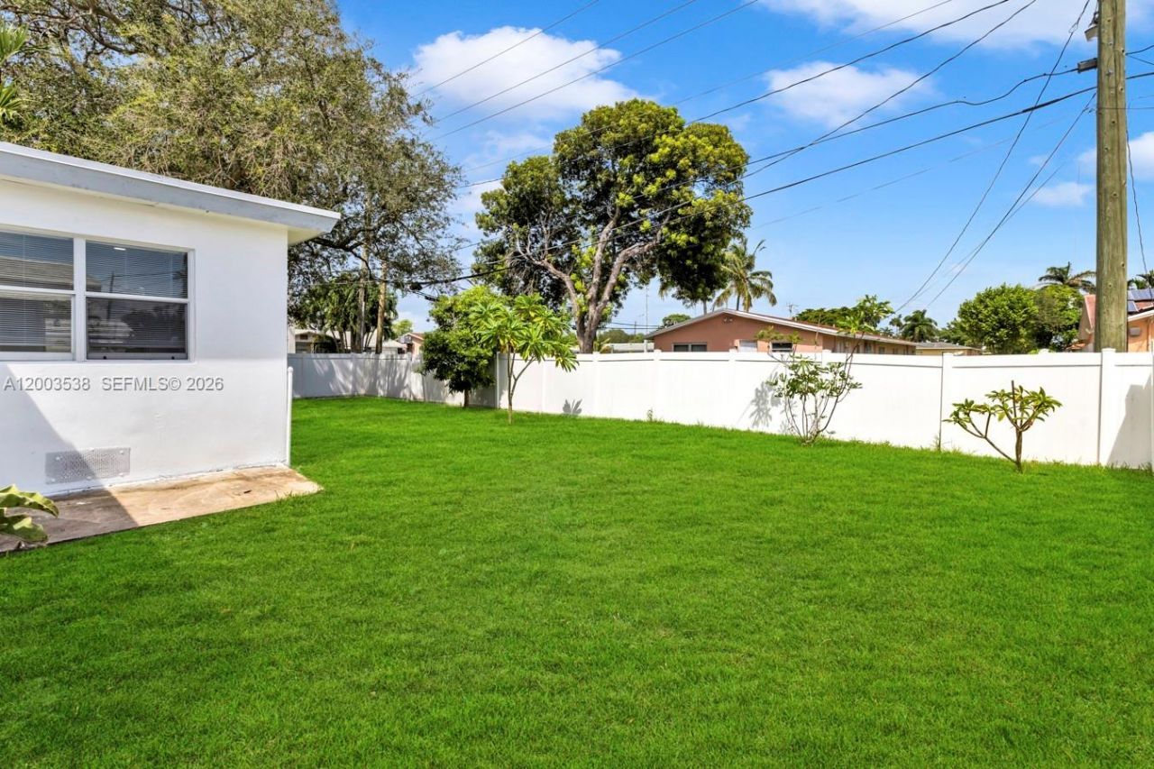 327 SE 2nd Ave, Dania Beach, FL 33004 Photo